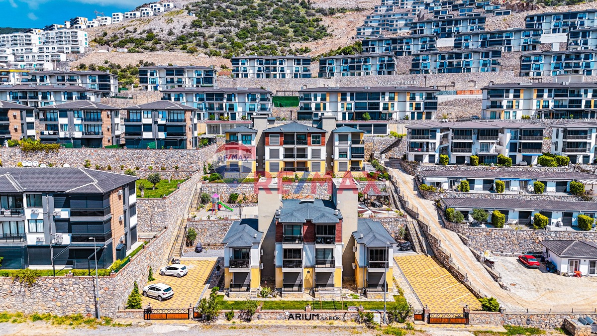 AKBÜK’TE HAVUZLU SİTEDE FULL DENİZ MANZARALI 2+1 DAİRE