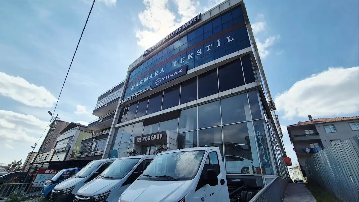Pendik Kaynarca E5 Cepheli 1000 m2 Kiralık Plaza katı