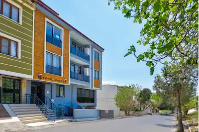 BERGAMA ZAFER'DE AYRI MUTFAKLI ASANSÖRLÜ LÜX 2+1 DAİRE