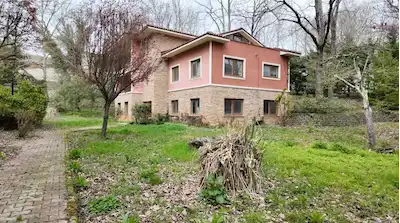 ŞILE KARABEYLI'DE DOĞANIN İÇERISINDE SATILIK TRIPLEKS ÖZEL VILLA