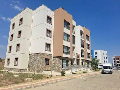 SEFERİHİSAR TOKİ'DE GENİŞ KULLANIŞLI DAİREMİZ SATILIKTIR.