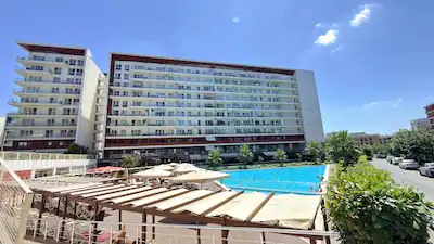 RE/MAX'DAN HALKALI DA 124M2 2+1 KAPALI MUTFAK SATILIK DAİRE