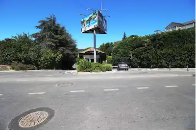 ACARKENT ANA CADDE ÜZERİ D KAPI KARŞISI ŞOVRUM YAPIMINA UYGUN