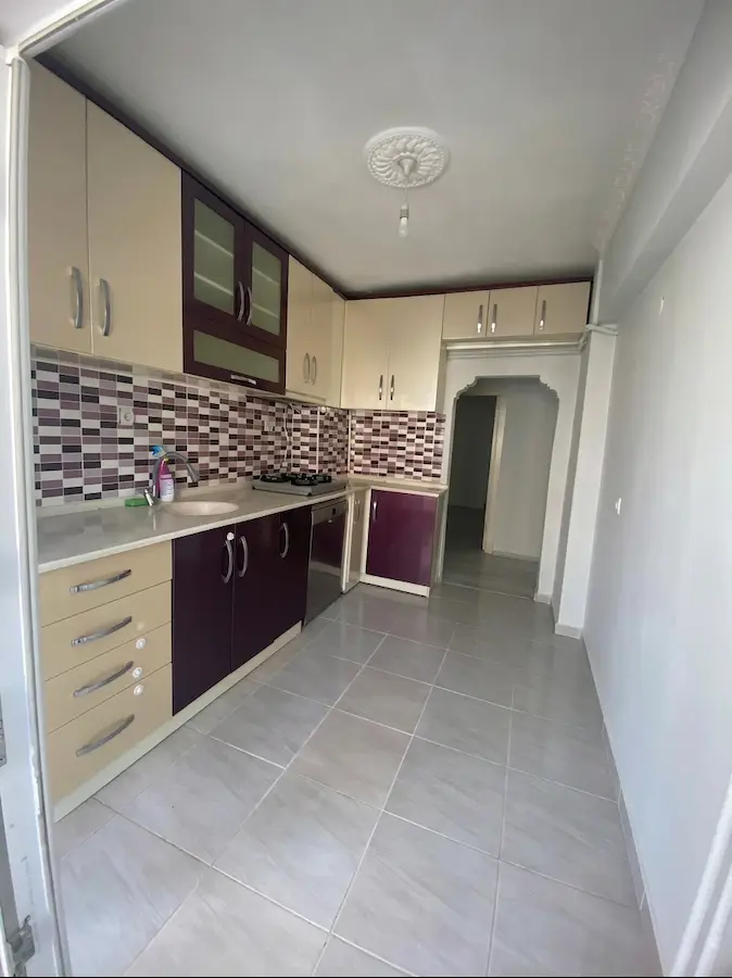 ELVANKENT BATI  ADLİYESİNE YAKIN KONUMDA  GENİŞ  3+1 DAİRE!