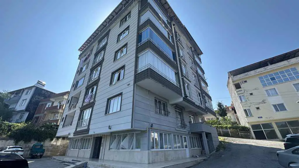 REMAX PARLA BARLAS GÜRLER'DEN BARUTHANE'DE SATILIK FIRSAT 3+1