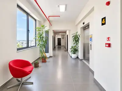 REMAX ADVANTAGE'DEN BALAT AKARSU PLAZADA KIRALIK 250 M2 OFIS