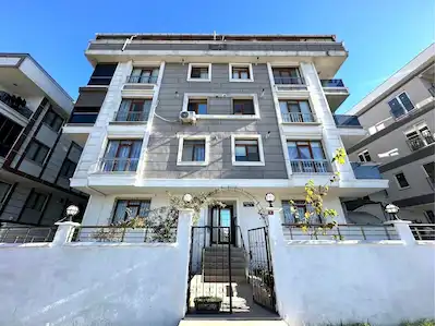KAVAKLI AREV KOLEJİ ARKASINDA 2+1 KİRALIK TERAS KULLANIMLI DAİRE