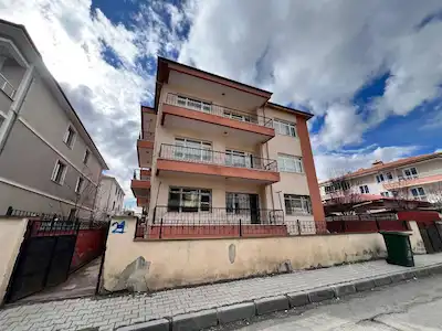 REMAX DEM'DEN ÇARŞI MERKEZDE SATILIK 3+1 YATIRIMLIK FIRSAT DAİRE