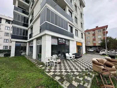 REMAX KULE AYRICALIĞI İLE İŞLEK CADDE DE 2 KATLI KİRALIK DÜKKAN