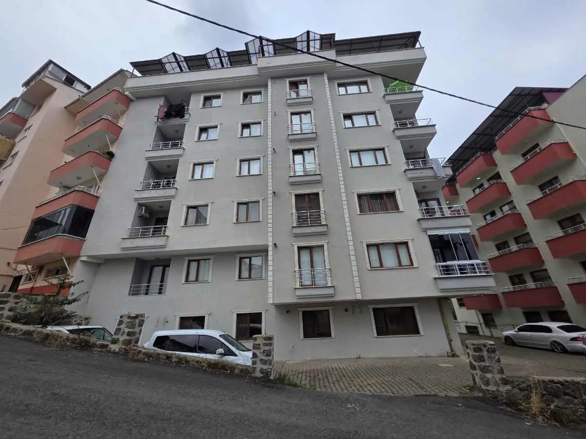KONAKLARDA MERKEZİ KONUMDA KULLANIŞLI 3+1 KİRALIK DAİRE