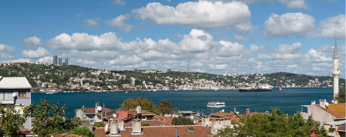 ÜSKÜDAR BEYLERBEYİ ’NDE BOĞAZ MANZARALI KİRALIK 2+1 DAİRE