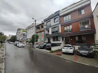 METRO & E-5 YAKINI GÜNEY CEPHE İSKANLI SATILIK ARA KAT 1+1 DAİRE