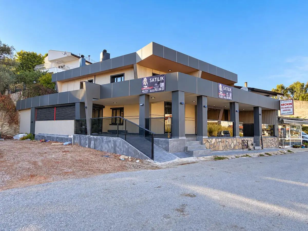 URLA BALIKLIOVA’DA DENİZE 150 METRE MESAFEDE, YENİLENMİŞ 3+1 DAİRELER