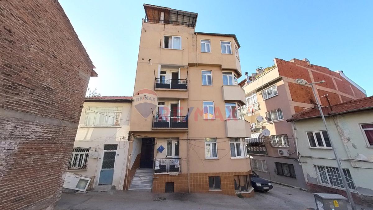 MURADİYE MAHALLESİNDE KOMPLE SATILIK BİNA