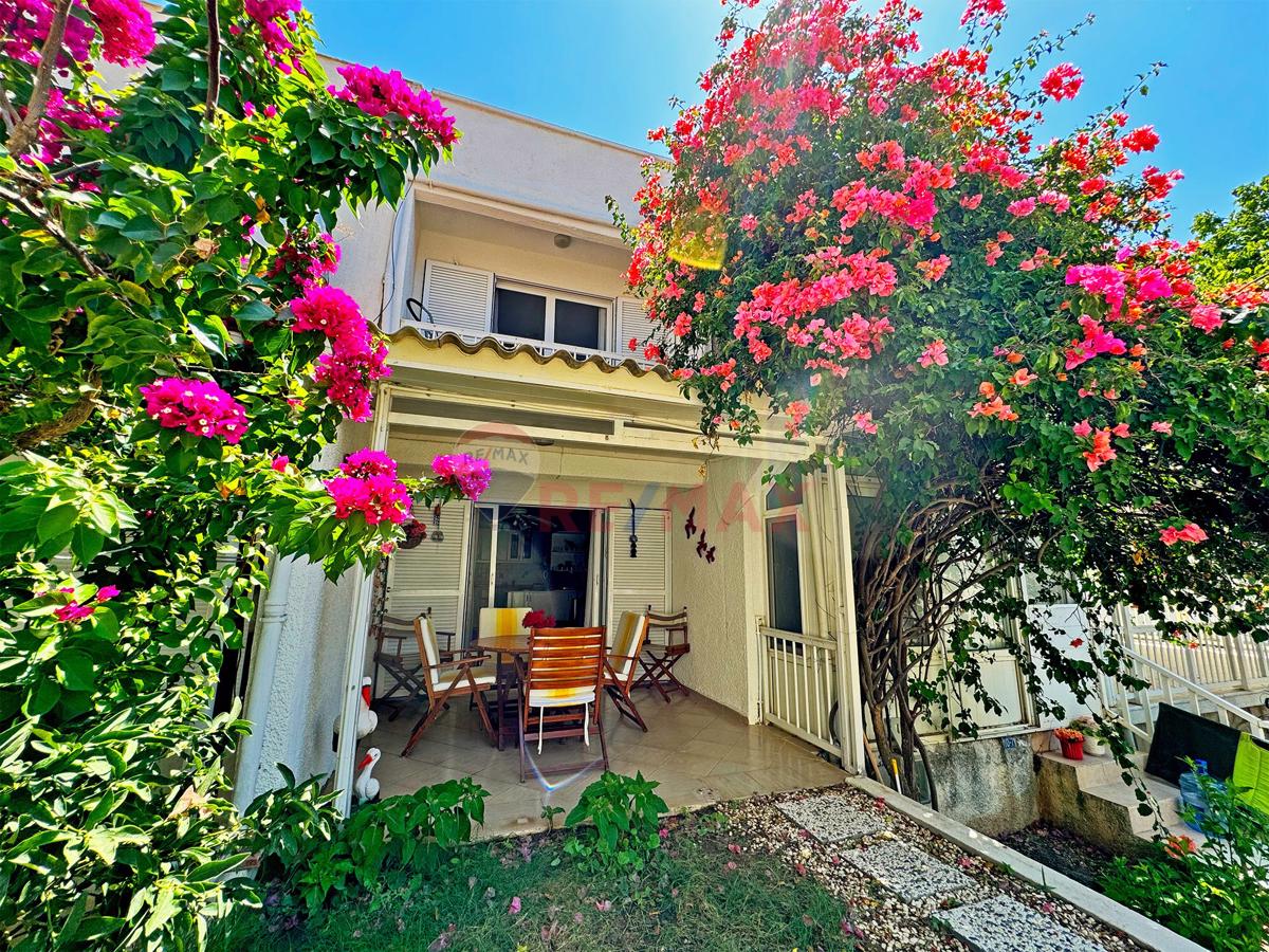 DATÇA KARAİNCİR TATİL SİTESİNDE SATILIK 2+1 BİTİŞİK NİZAM TRİBLEKS EV