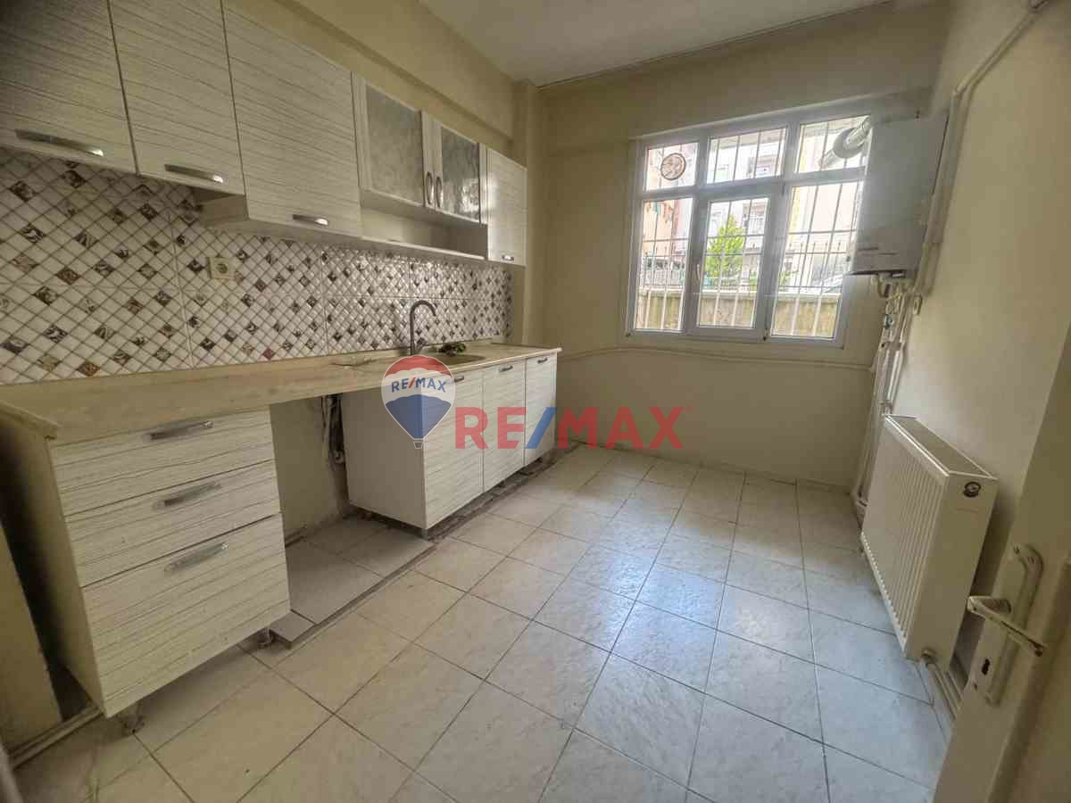 NECİP FAZIL MAHALLESİNDE MERKEZİ KONUMDA KİRALIK 2+1 DAİRE 