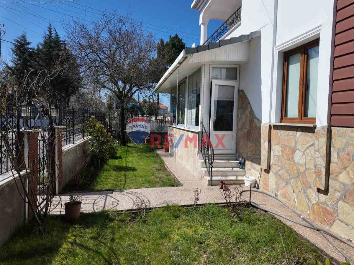 ENGİZ TATİL KÖYÜNDE EŞYALI SATILIK VİLLA