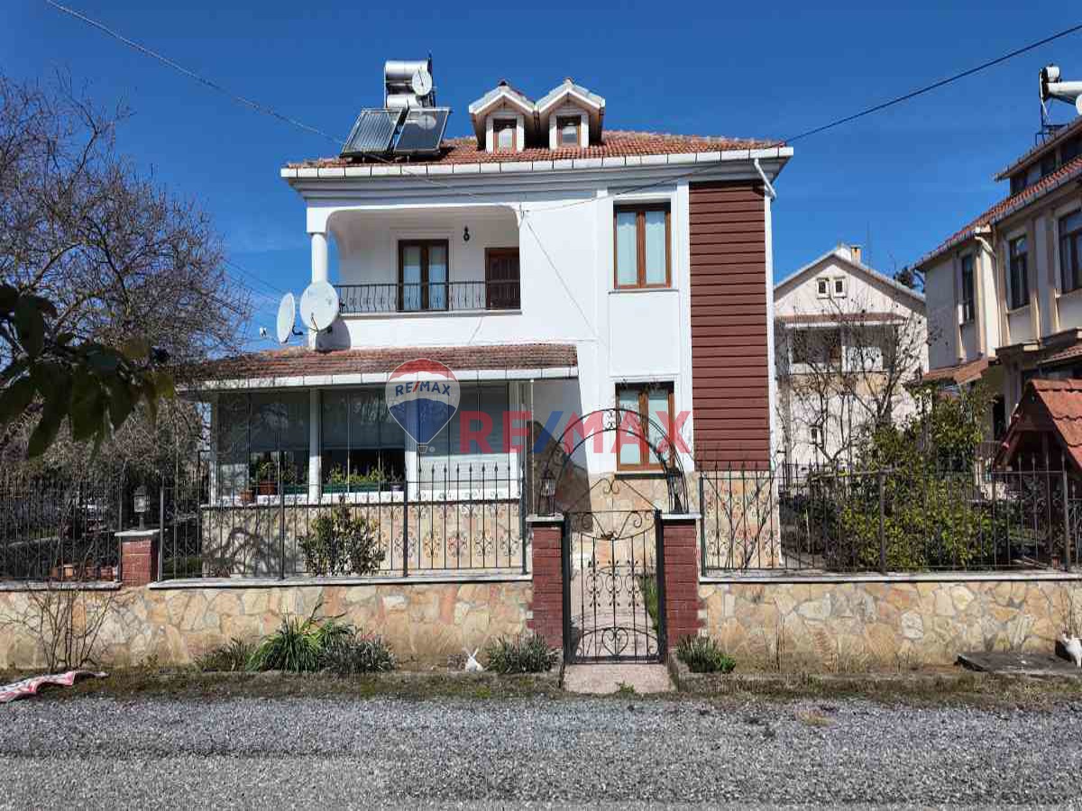ENGİZ TATİL KÖYÜNDE EŞYALI SATILIK VİLLA