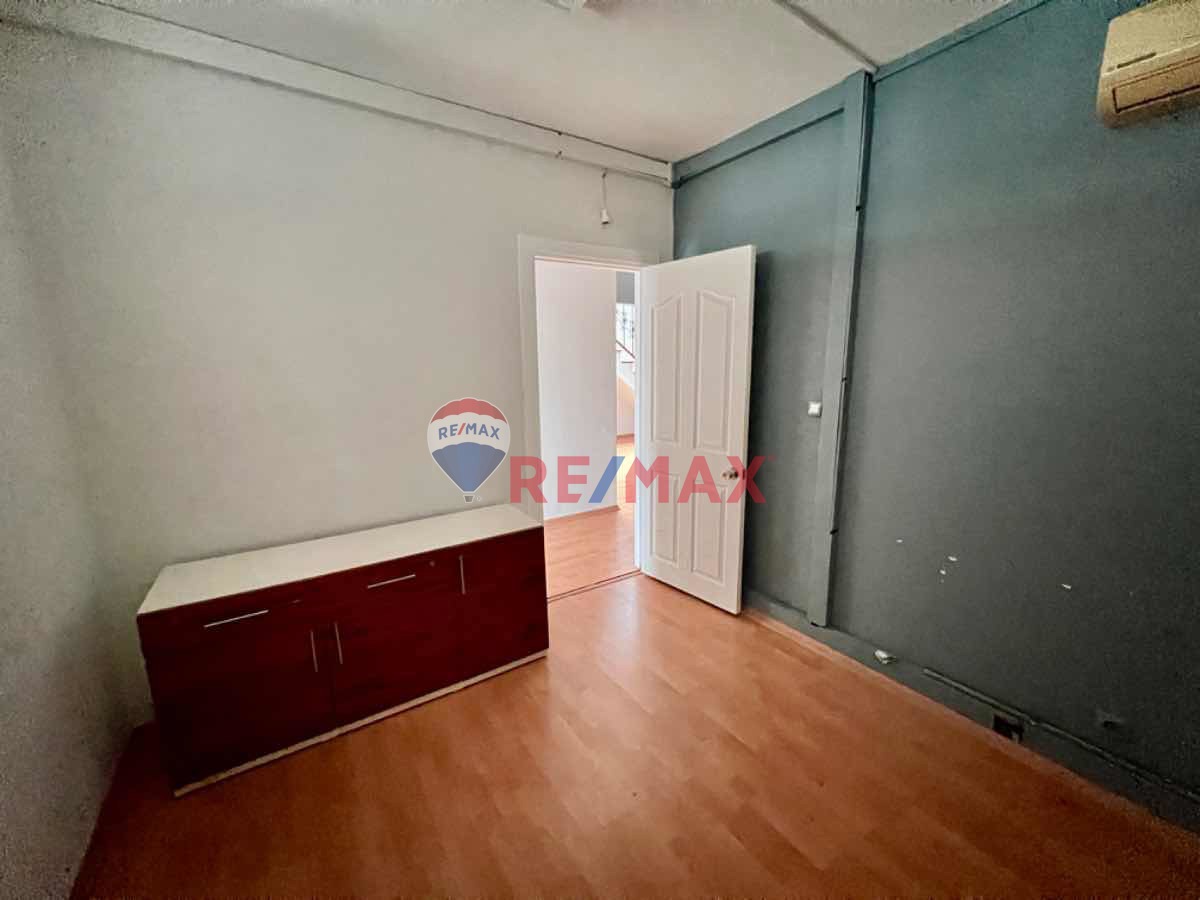KADIKÖY KOŞUYOLU CADDESİ ÜZERİNDE 5+1 KİRALIK BAKIMLI OFİS