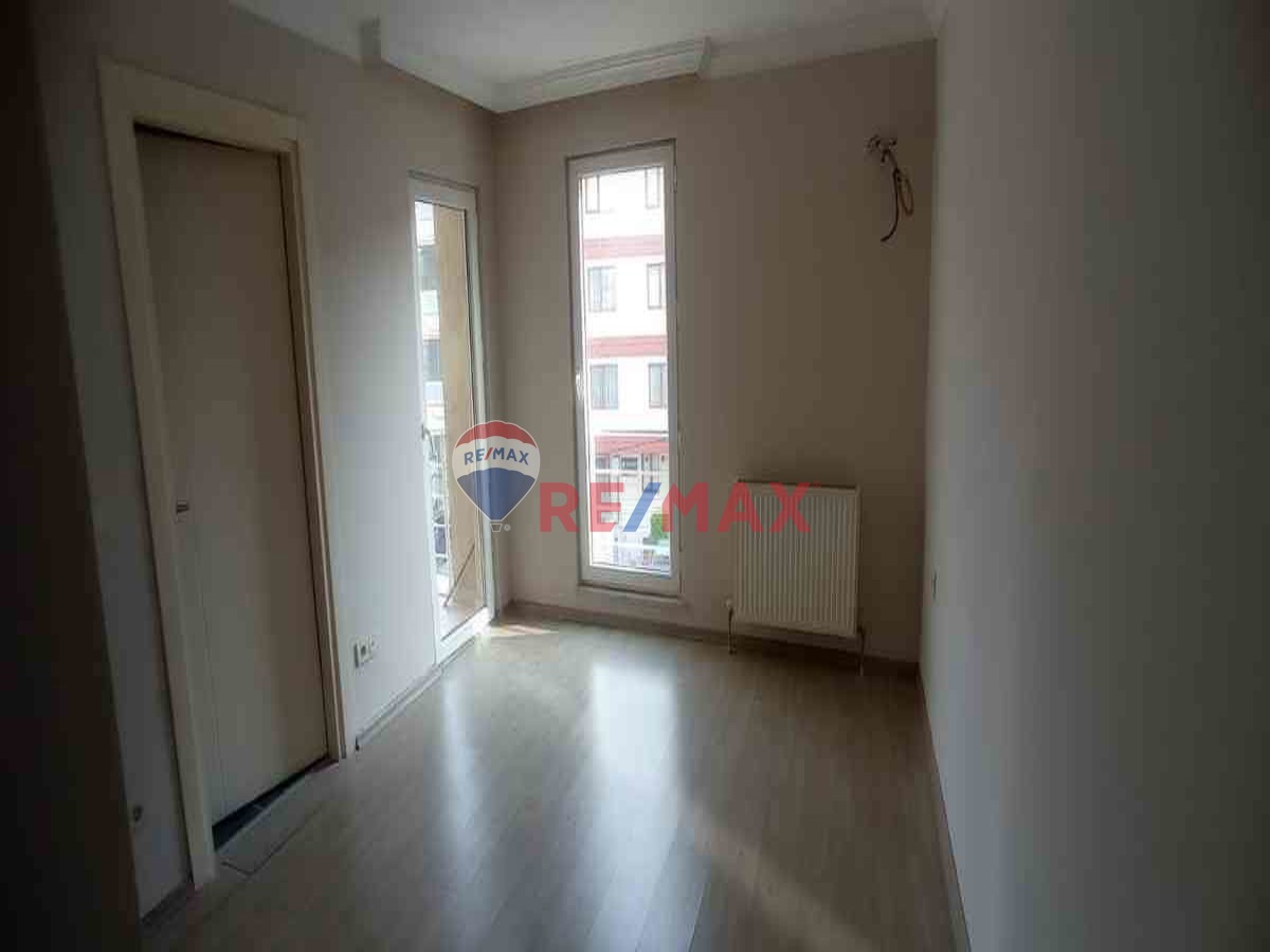 ATAŞEHİR  AŞIK VEYSEL MAH ŞEHİR IŞIKLARI SİTESİ 3+1 GENİŞ DAİRE