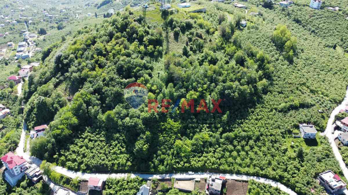 KARLIK MAHALLESİNDE MANZARALI SATILIK FIRSAT ARSA !!!