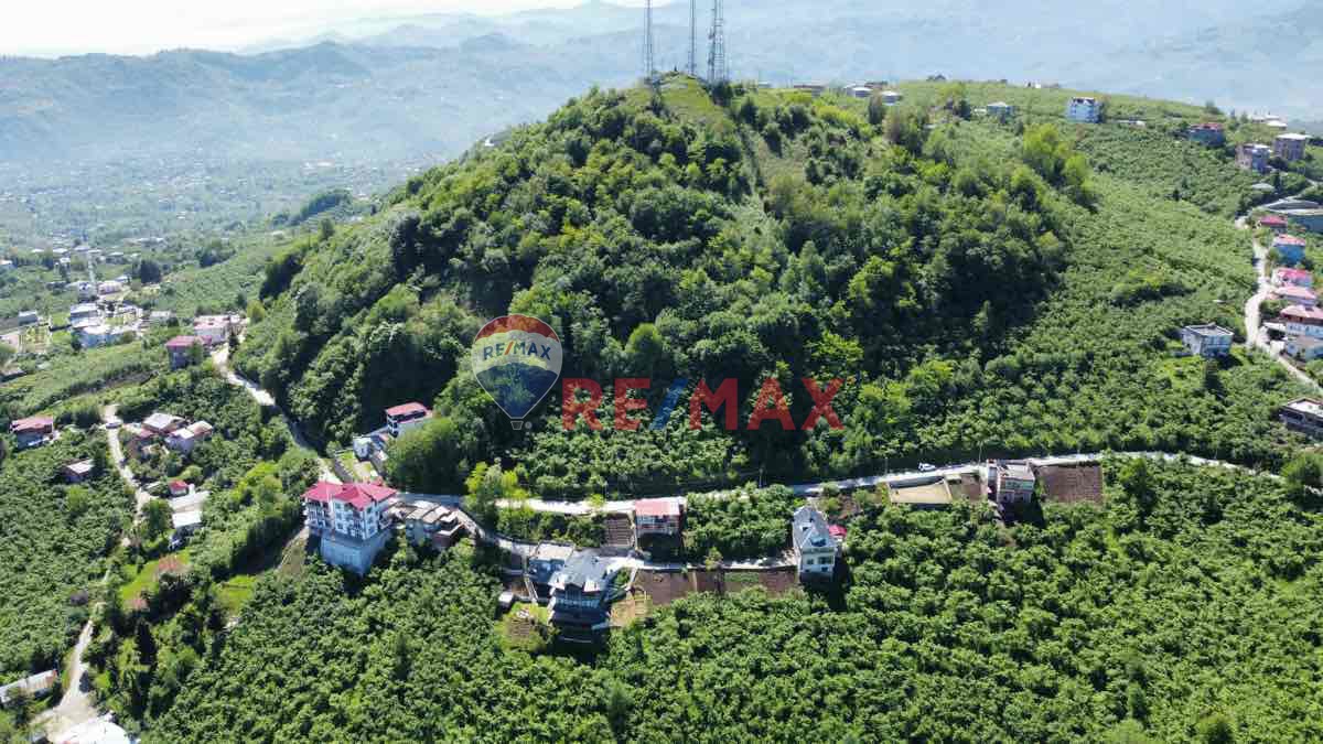 KARLIK MAHALLESİNDE MANZARALI SATILIK FIRSAT ARSA !!!