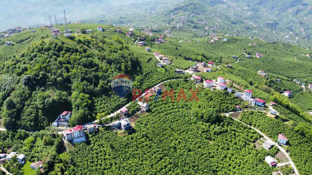 KARLIK MAHALLESİNDE MANZARALI SATILIK FIRSAT ARSA !!!