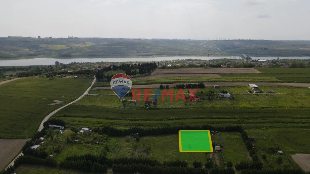 REMAX'DEN SAZLIBOSNA'DA ETRAFI ÇEVRILI Z+3 KAT İMARLI 300 M2 ARSA