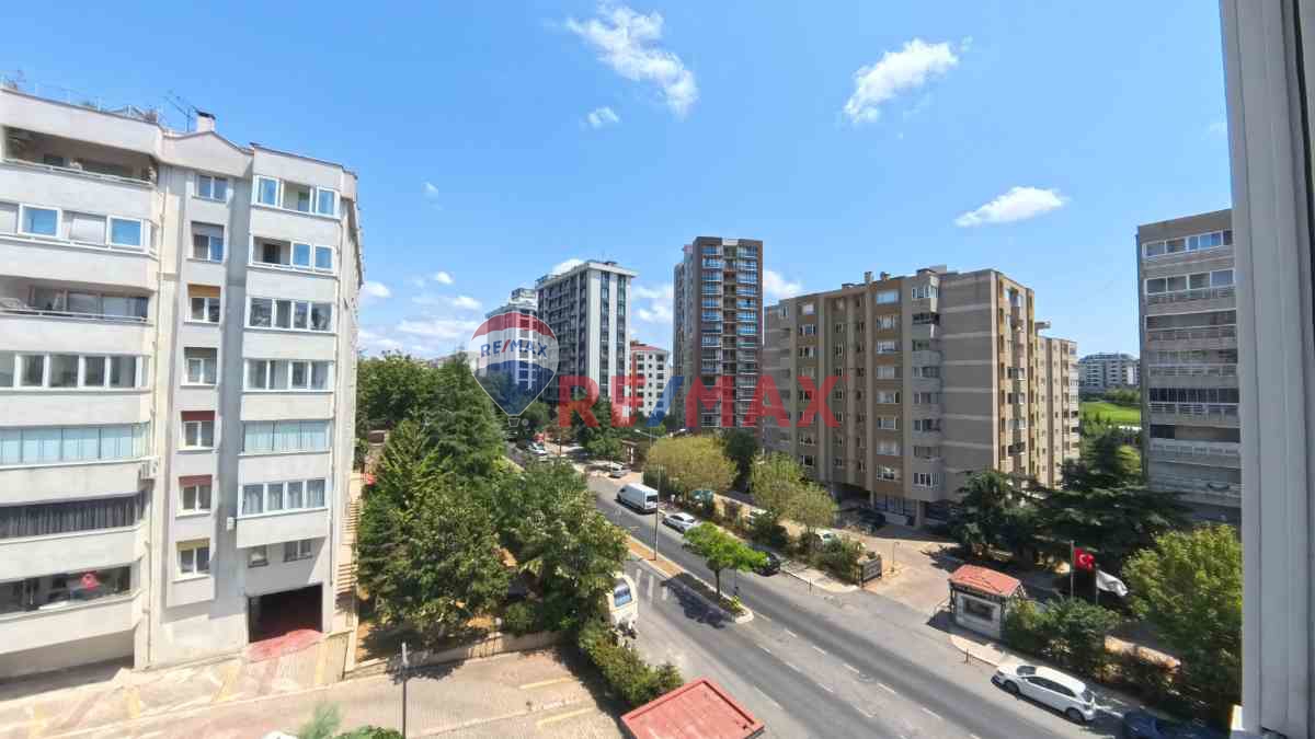 ATAŞEHİR YENİŞEHİR ‘DE 7/24 ÖZEL GÜVENLİKLİ SİTEDE SATILIK BOŞ 3+1 DAİRE