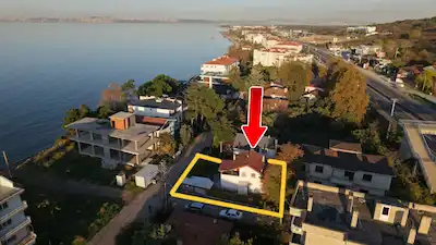 YALOVA ÇİFTLİKKÖY SAHİL DE 330M2 ARSA ÜZERİNDE SATILIK 3+1 VİLLA