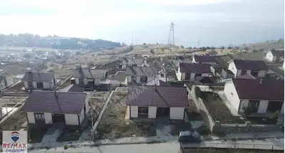 RE/MAX DEĞIŞIMDEN HAZAR GÖLE MANZARALI SATILIK TOKİ EVI