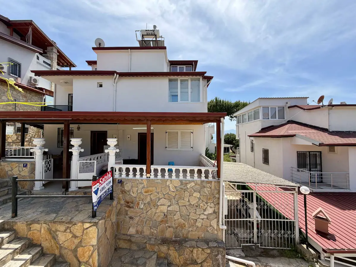 ENTELKÖY SİTESİNDE TÜM KATLARDAN DENİZ MANZARALI YAZ /KIŞ YAŞAMAYA UYGUN MÜSTAKİL EV