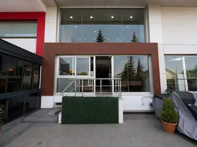 ÇEKMEKÖY MİMAR SİNAN CADDESİ ÜZERİ 2 KATLI 213M² DÜKKAN