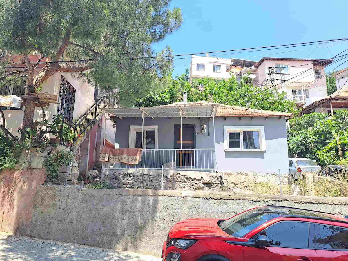 70 BAYRAKLI ERENLER MAHALLESI'NDE SATILIK MÜSTAKIL EV