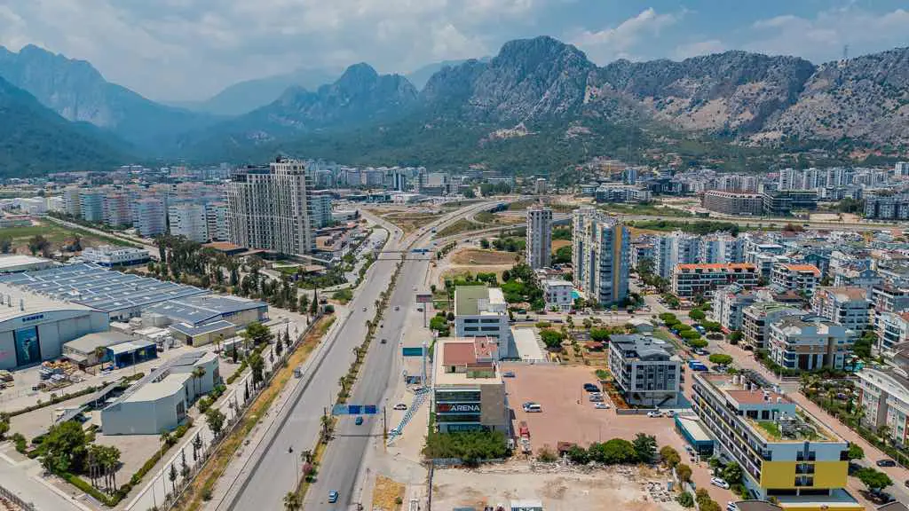 KONYAALTI LİMAN’DA AKDENİZ BLV. ÜZERİNDE SATILIK KOMPLE BİNA
