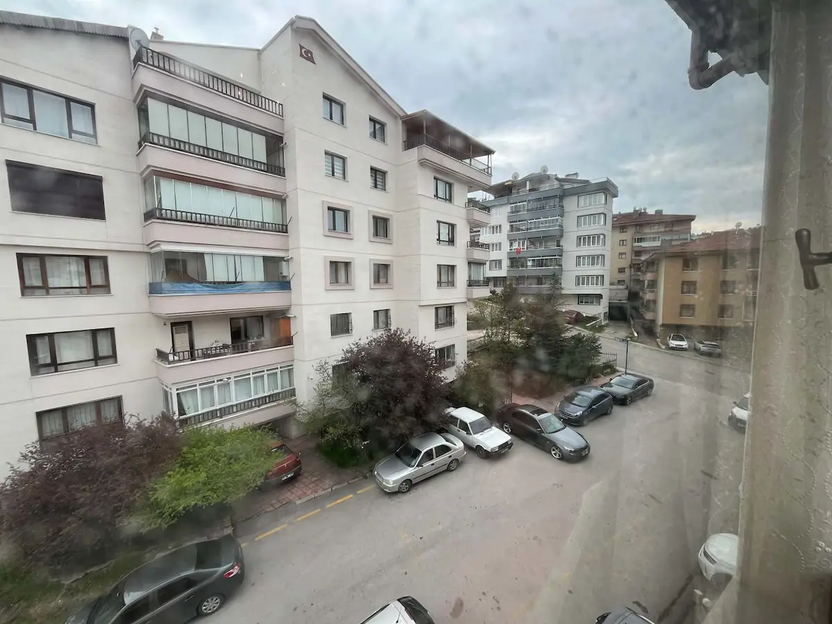 VEDAT DALOKAY'DA ŞEHİR MANZARALI, GENİŞ TERASLI 4+1 ÇATI DUBLEKSİ