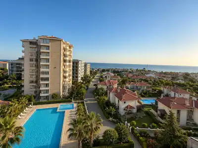 HAVUZLU GÜVENLIKLI SITEDE FULL DENIZ MANZARALI SATILIK 3+1 DAIRE