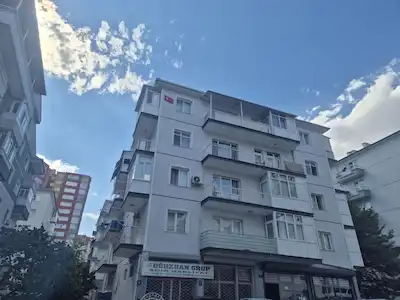 HASTANE METRO İSTASYONUNA YÜRÜME MESAFESİNDE BAKIMLI 3+1 SATILIK