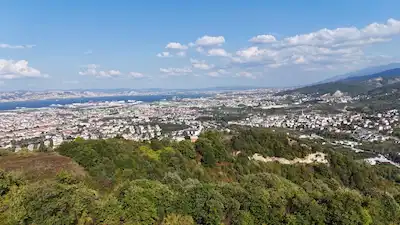 GÖLCÜK SİVRİTEPE MEVKİİ'NDE DENİZ MANZARALI ARAZİ