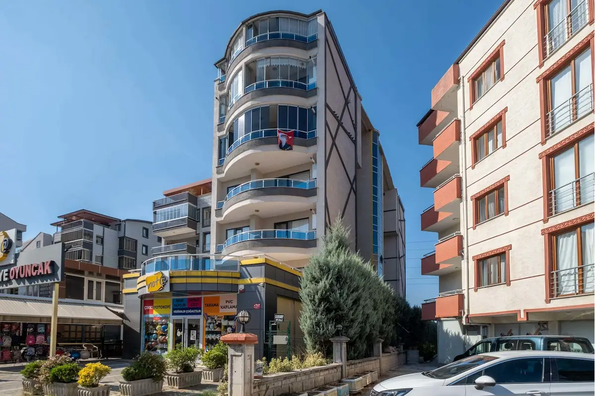 REMAX AREA'DAN ERTUĞRUL’DA MERKEZİ KONUMDA SATILIK 2+1 DUBLEKS DAİRE