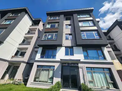 BAŞİSKELE'DE KILIÇARSLAN MAH. SİTEİÇİ ARAKAT 2+1 DAİRE
