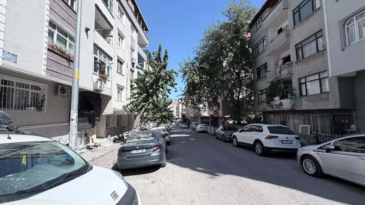GÜNGÖREN'DE UYGUN FİYATLI 2+1 TEMİZ DAİRE