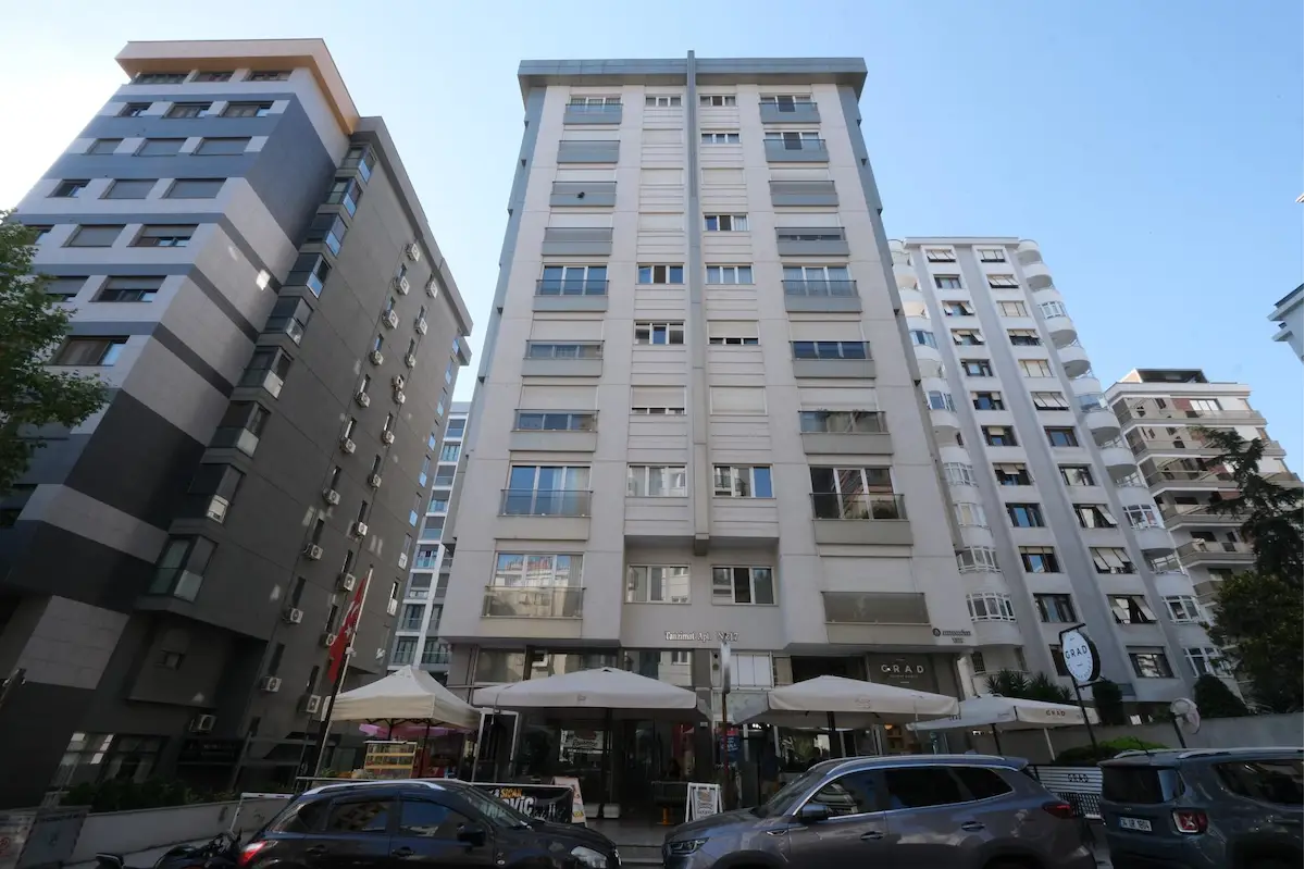 KADIKÖY GÖZTEPE’DE 3+1 | 130 M² BRÜT