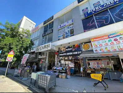 ZİN D ZER ÇARŞI'DA 1.KATTA TABELA DEĞERİ YÜKSEK CADDE ÜZERİ OFİS