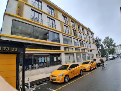 YENİ ÇARŞI TİCARET MERKEZİ’NDE SATILIK İŞ YERİ - MERKEZİ KONUM