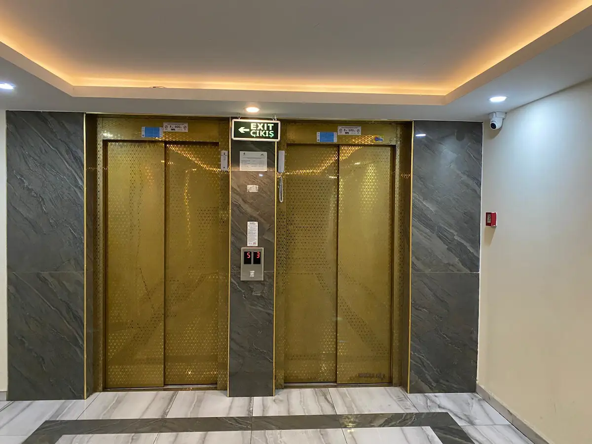 YAKUPLU’DA TAM EŞYALI 2+1 EBEVEYN BANYOLU METROBÜSE YÜRÜME MESAFESINDE 3