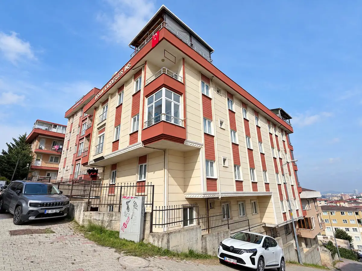 ATAŞEHİR KAYIŞDAĞI’NDA BOŞ, EŞYASIZ 2+1 