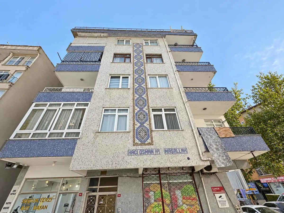 MALTEPE/ZÜMRÜTEVLER'DE SATILIK KOMPLE BİNA KÖŞE PARSEL