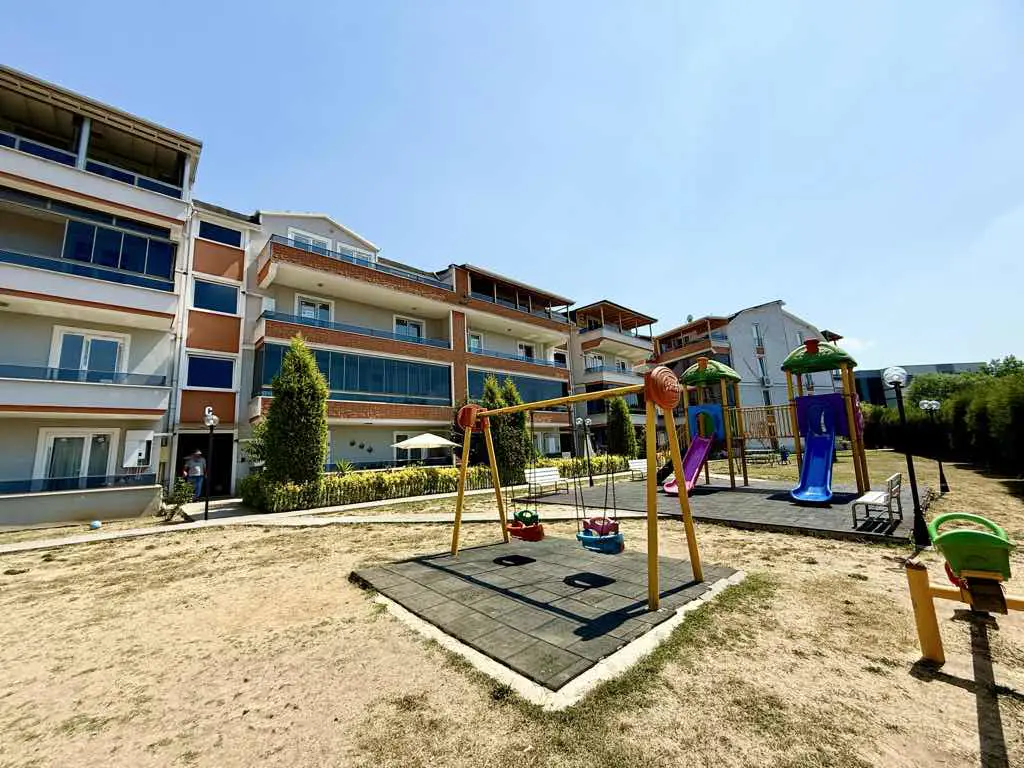 KOCAELİ KARTEPE SATILIK SİTE İÇİNDE ÇATI DUBLEKSİ 3+1 DAİRE DERBENT