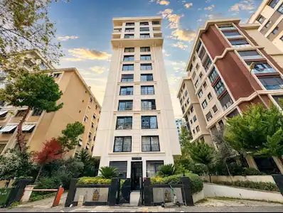 SUADIYE CAMI SOKAKTA GENİŞ VE FERAH 3+1 KIRALIK DAIRE